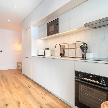 Edition 147 - Beachfront Luxury 1 Bedroom