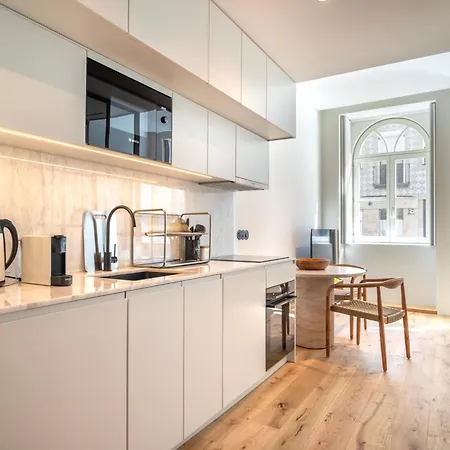 Apartman Edition 147 - Beachfront Luxury 1 Bedroom Porto