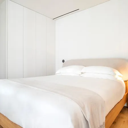 Edition 147 - Beachfront Luxury 1 Bedroom * Porto